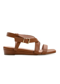 Strappy sandaler med låg kilklack - brun