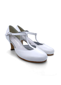 Open-toed shoes with ankle straps - white