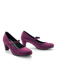 Open toe shoes with a thin thong - purple satin