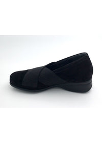 Walking shoes with wedge heels - black